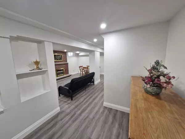 Mississauga, ON L5M 4E8,4469 Idlewilde CRES