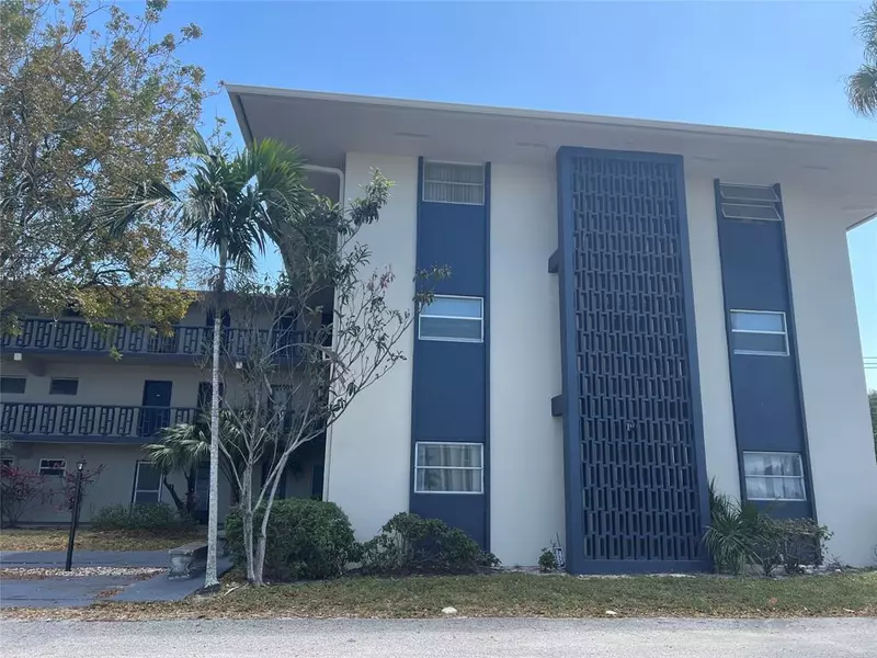 1150 E Sample Rd #308, Pompano Beach, FL 33064