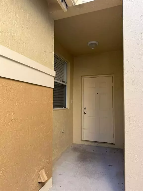 Weston, FL 33327,2185 Hacienda Ter