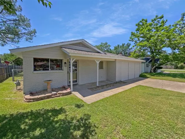 Hurst, TX 76053,712 Brookfield Drive