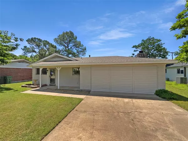 Hurst, TX 76053,712 Brookfield Drive