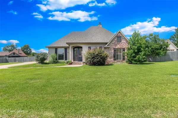 125 Clinton, Stonewall, LA 71078