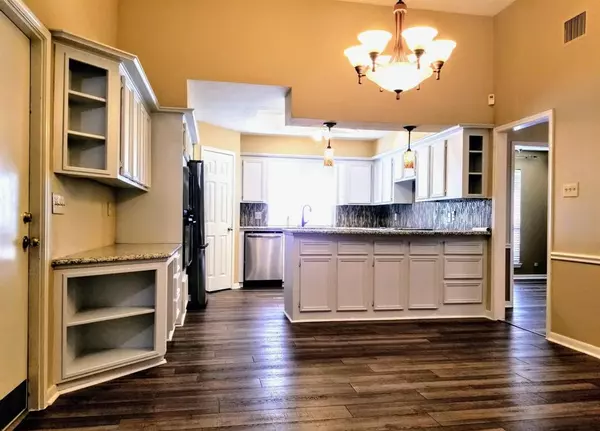 Carrollton, TX 75007,1327 Royal Palm Lane