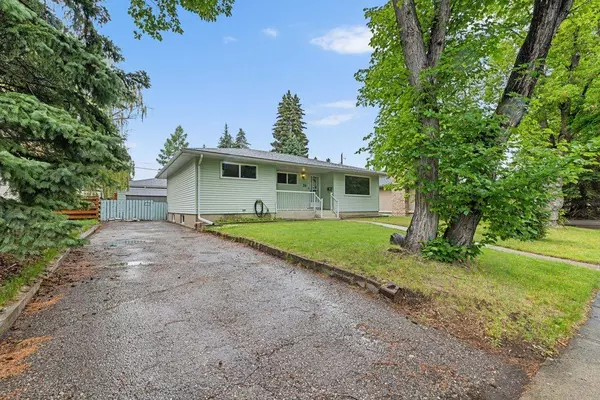 Calgary, AB T3C 2V8,39 Westwood DR SW