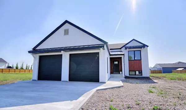 3113 13 ST, Coaldale, AB T1M 0E7