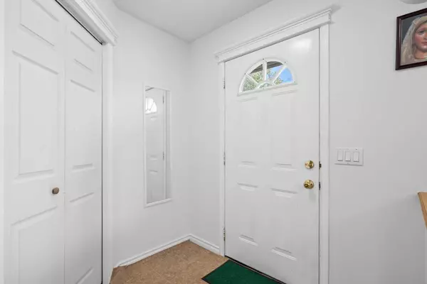 Calgary, AB T3K 5L5,66 Coville CIR NE