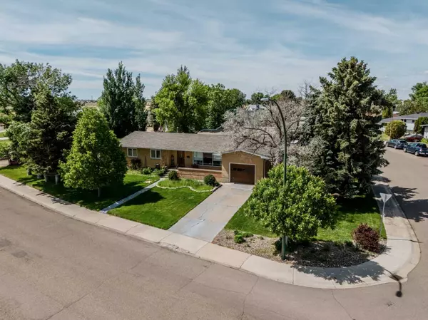 Medicine Hat, AB T1A 6X9,701 McCutcheon DR NW