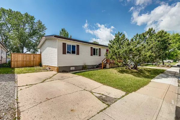 77 Spring Dale CIR Southeast, Airdrie, AB T4A 1P3