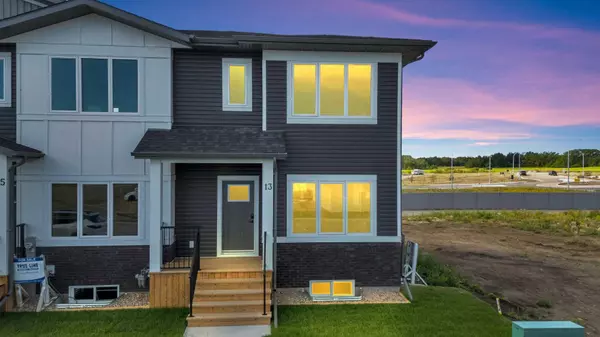 13 Gray Close, Sylvan Lake, AB T4S 0W4