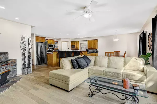Grande Prairie, AB T8V 7N5,11905 106 ST