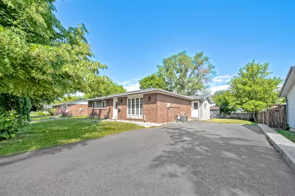 354 ADELINE DR, Georgina, ON L4P 3C3