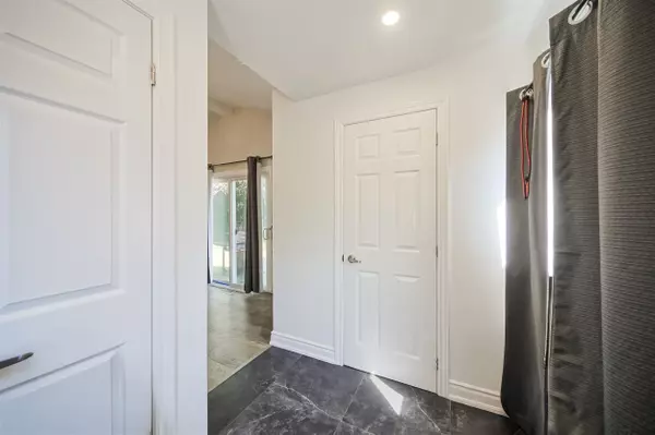 Georgina, ON L4P 3C3,354 ADELINE DR