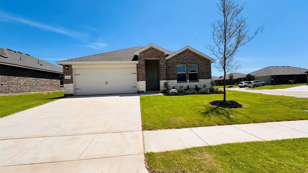 504 CRESTRIDGE Drive N, Cleburne, TX 76033