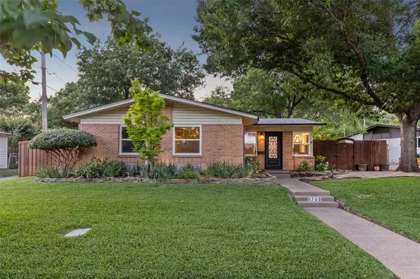 9705 Ash Creek Drive, Dallas, TX 75228