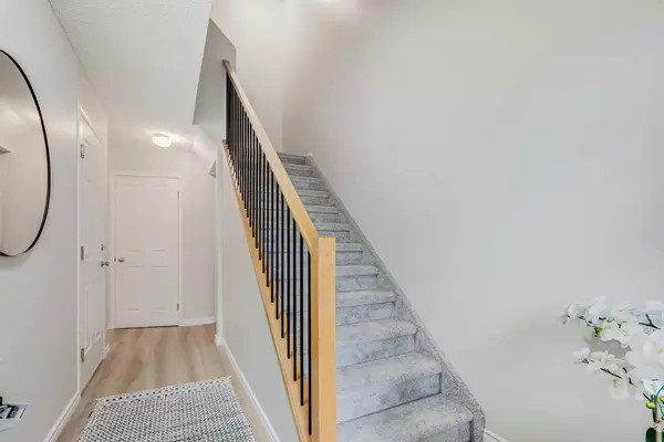 Calgary, AB T2Y4H8,144 Everstone PL SW