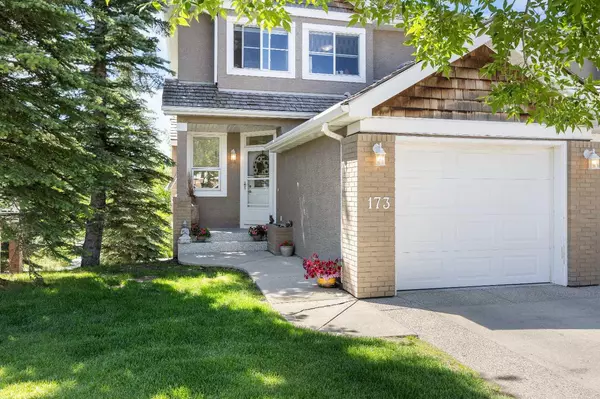 Calgary, AB T3G 5T5,173 Royal MNR NW