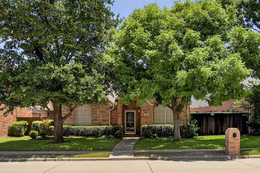 9208 Blue Water Drive, Plano, TX 75025