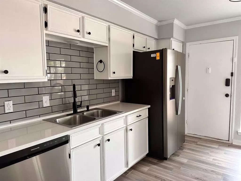 Dallas, TX 75230,10526 Stone Canyon Road #201