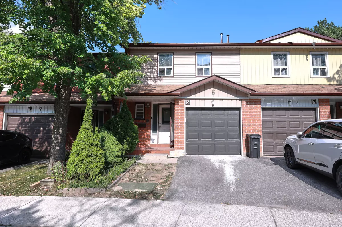 Toronto E04, ON M1P 4V1,101 Dundalk DR #5