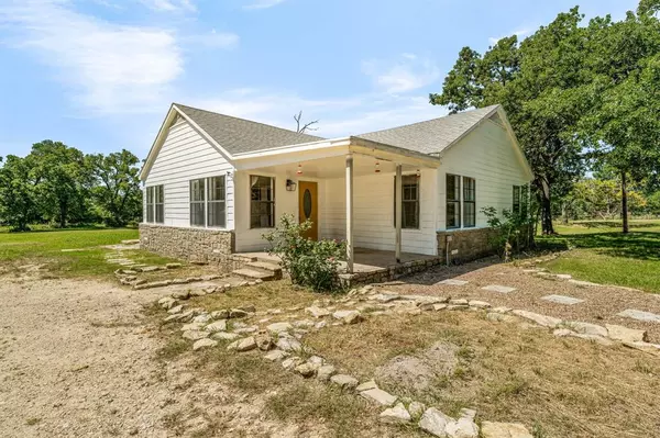 Stephenville, TX 76401,688 Private Road 1152