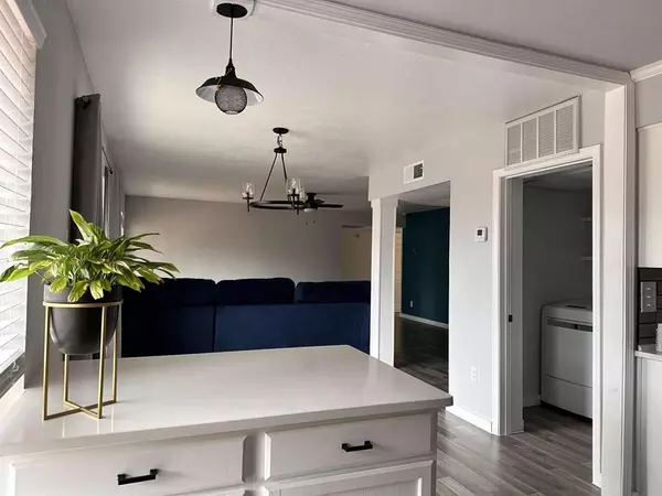 Dallas, TX 75230,10526 Stone Canyon Road #201