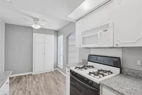 Dallas, TX 75248,15931 Stillwood Street #2095