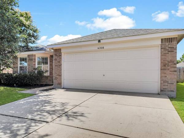 4308 Tranquility Drive, Fort Worth, TX 76244