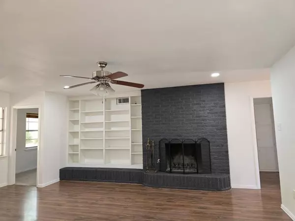 Fort Worth, TX 76133,5604 Morley Avenue