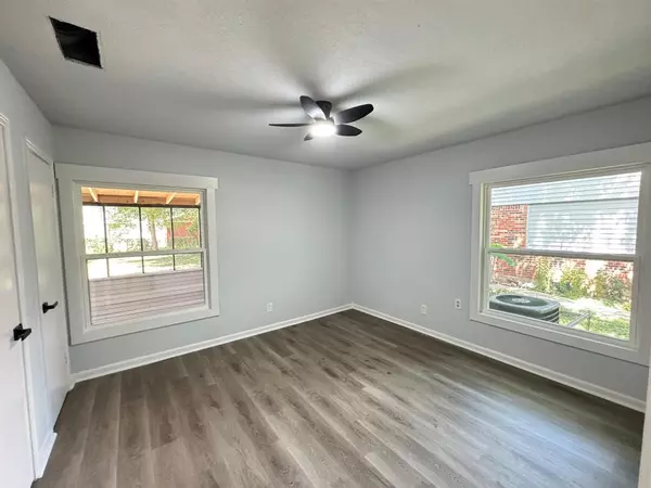 Irving, TX 75060,503 E.9th St