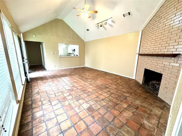 Dallas, TX 75240,13357 Kit Lane