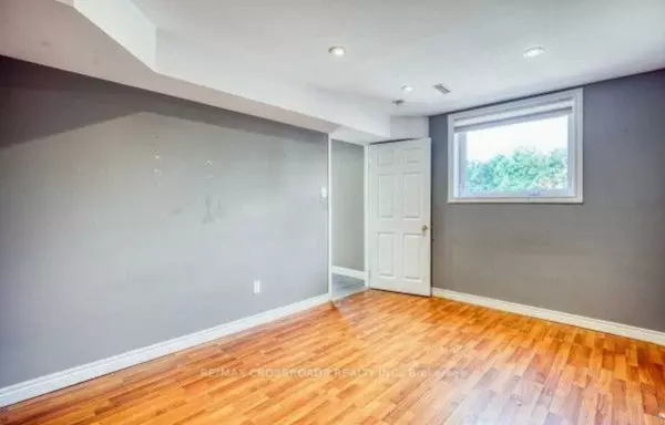 Bradford West Gwillimbury, ON L3Z 1B7,304 Orsi AVE