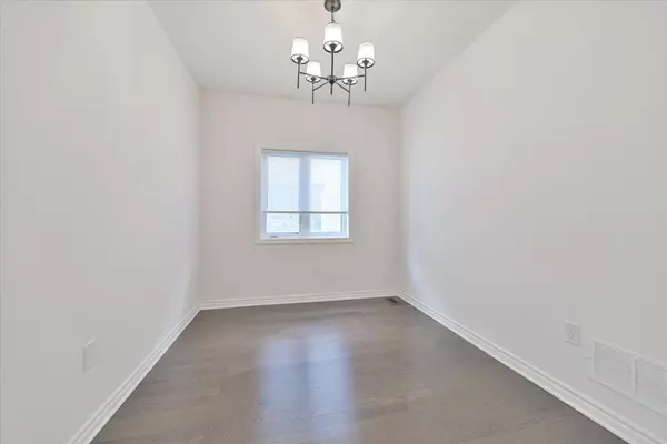 Innisfil, ON L9S 0N5,1021 Barton WAY