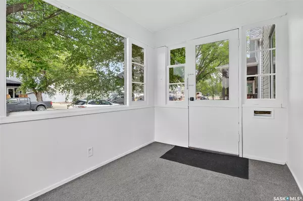 Moose Jaw, SK S6H 2C1,355 Athabasca STREET W