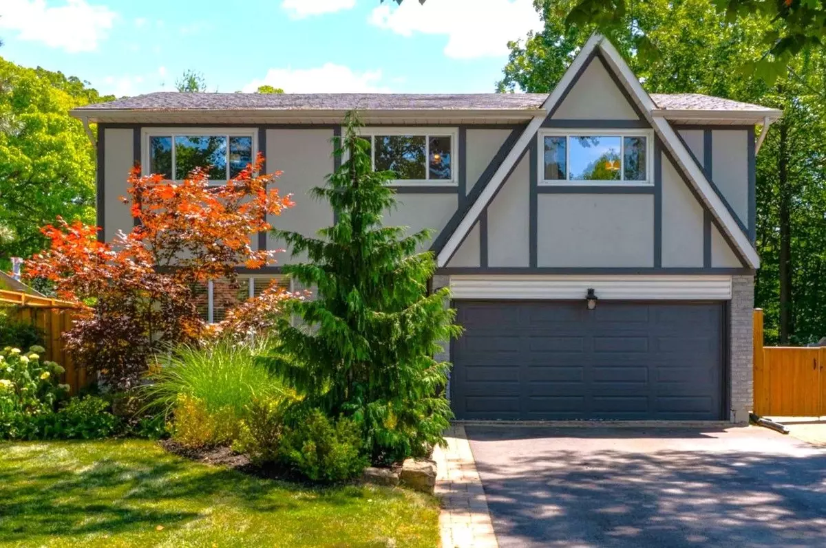 Burlington, ON L7P 2Z1,1807 Heather Hills DR