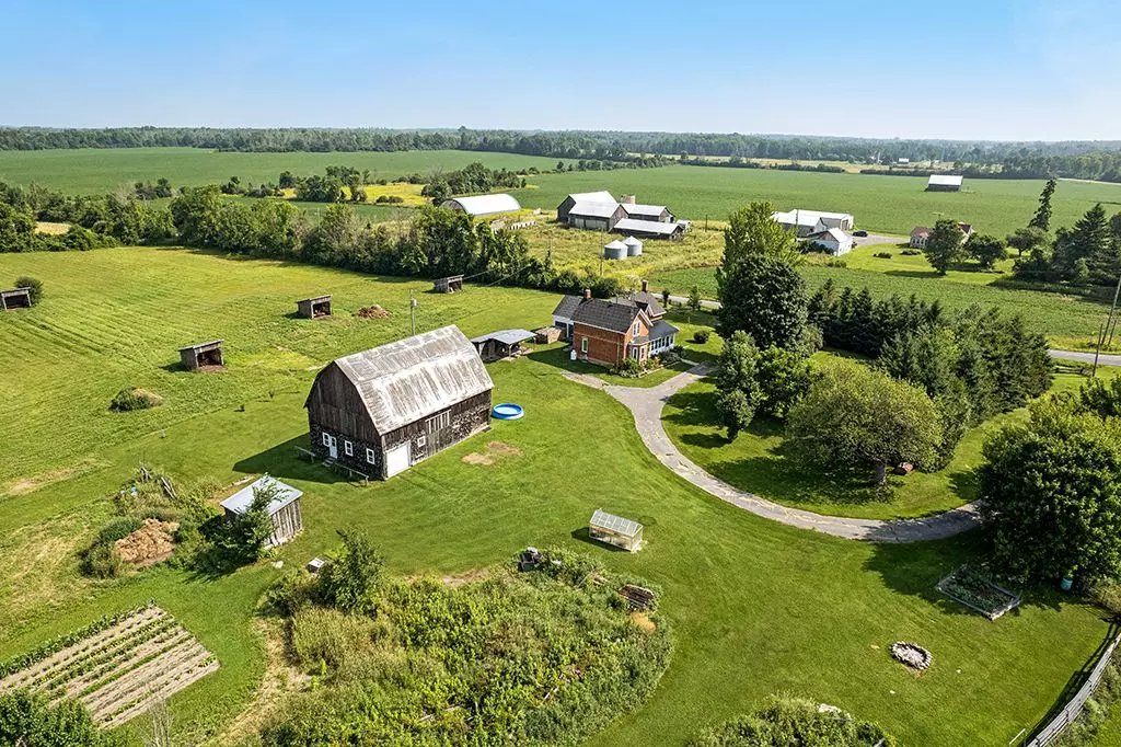 Drummond/north Elmsley, ON K7H 3C3,453 Day RD