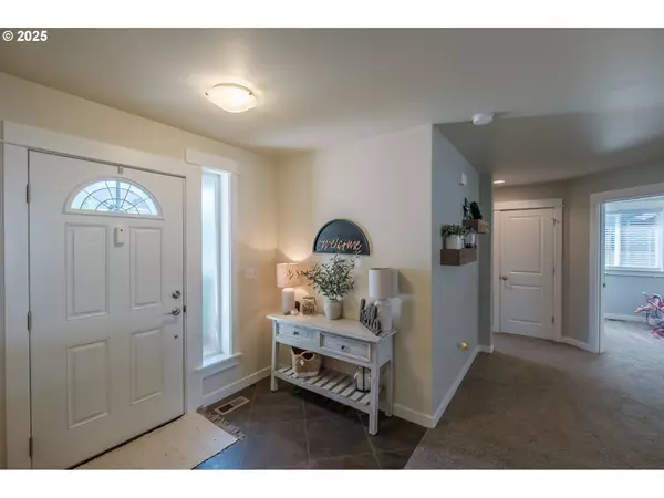 Lebanon, OR 97355,323 SHANNON PL