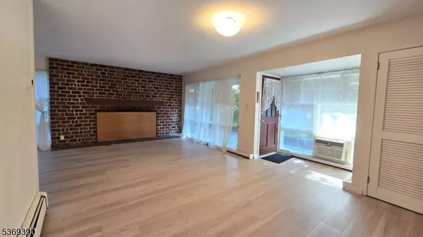 Ridgewood Village, NJ 07450,459 Summit St