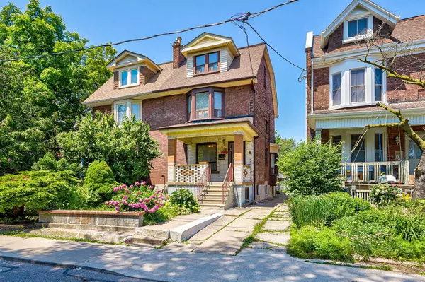 8 Hepbourne ST, Toronto C01, ON M6H 1J8