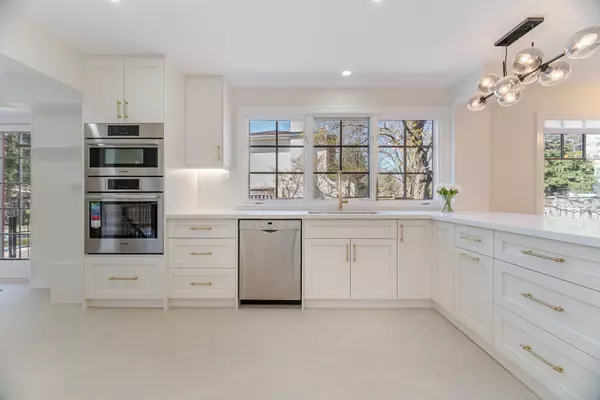Oakville, ON L6J 2E3,1173 Carey RD
