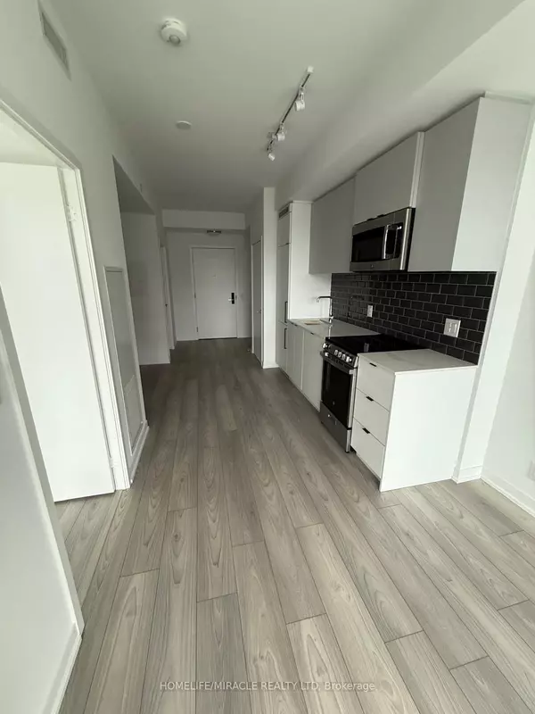 Toronto W01, ON M6K 0J2,285 Dufferin ST #808
