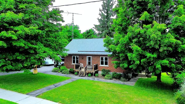 101 Clarence ST, Lanark Highlands, ON K0G 1K0