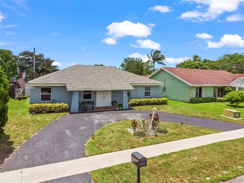 7412 SW 14th Pl, North Lauderdale, FL 33068