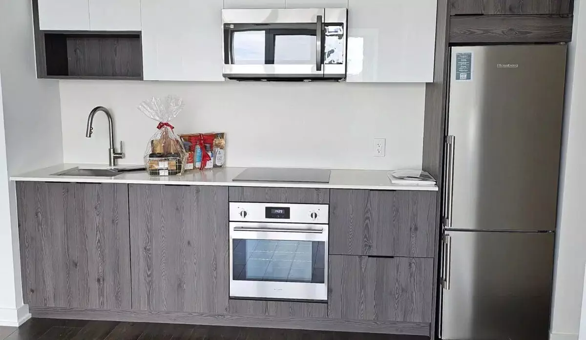 Toronto C08, ON M5A 0W7,5 Defries ST #2808
