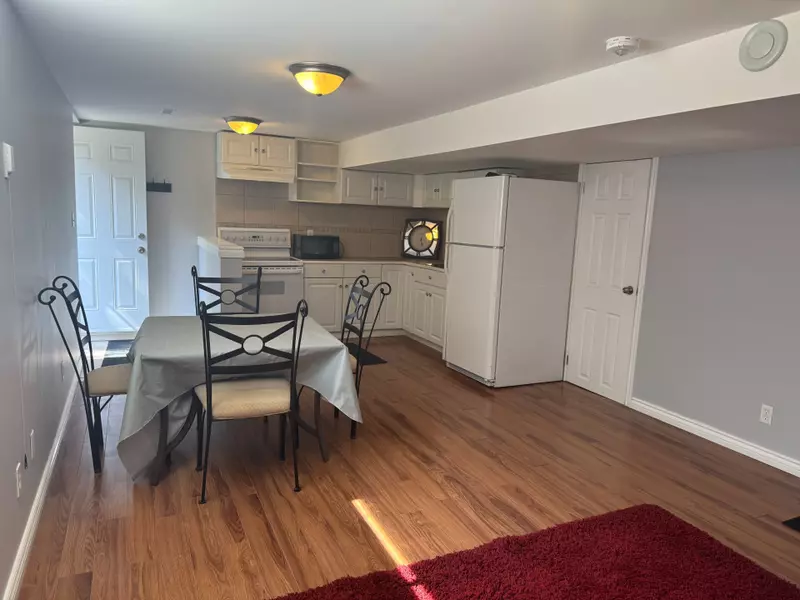 406 Dianne DR, Oshawa, ON L1H 7A6
