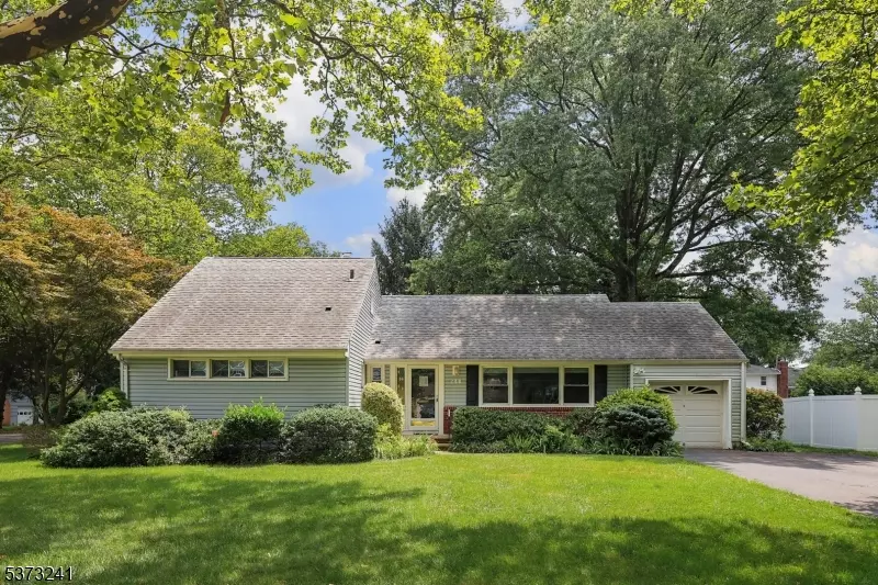Westfield Town, NJ 07090,240 Roger Ave