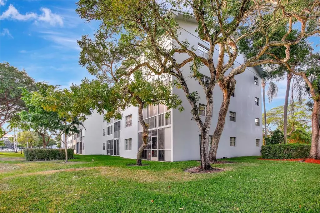 Pembroke Pines, FL 33027,12600 SW 5th Ct #410 L