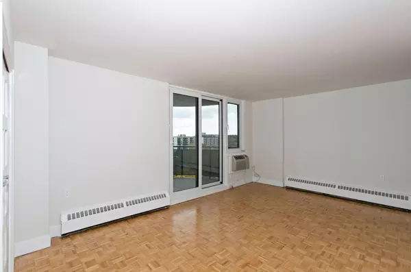 Toronto C02, ON M5R 2R5,485 Huron ST #1001