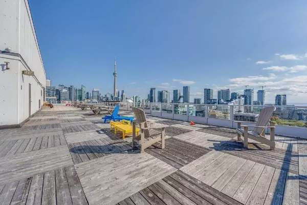 Toronto C01, ON M5V 2Y6,700 King ST W #1004