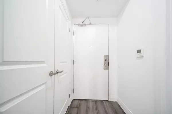Oshawa, ON L1G 0C1,1900 Simcoe ST N #244
