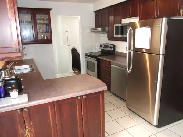 Whitby, ON L1P 1B2,53 Renfield CRES